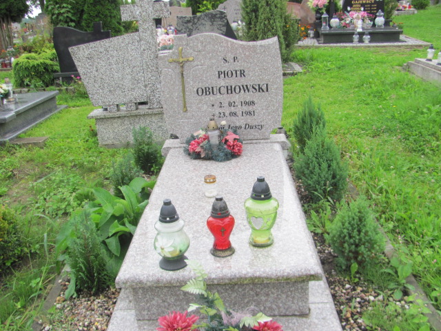 Grób Piotr Obuchowski