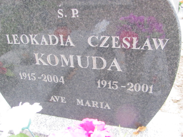 Grób Czesław Komuda