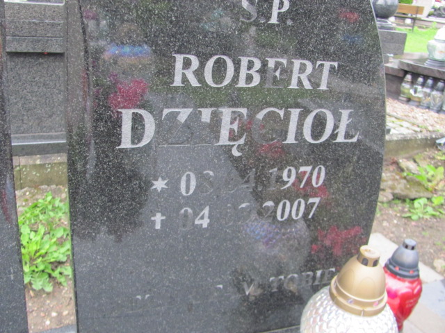 Robert Dzięcioł 1970 Młynary - Grobonet - Wyszukiwarka osób pochowanych